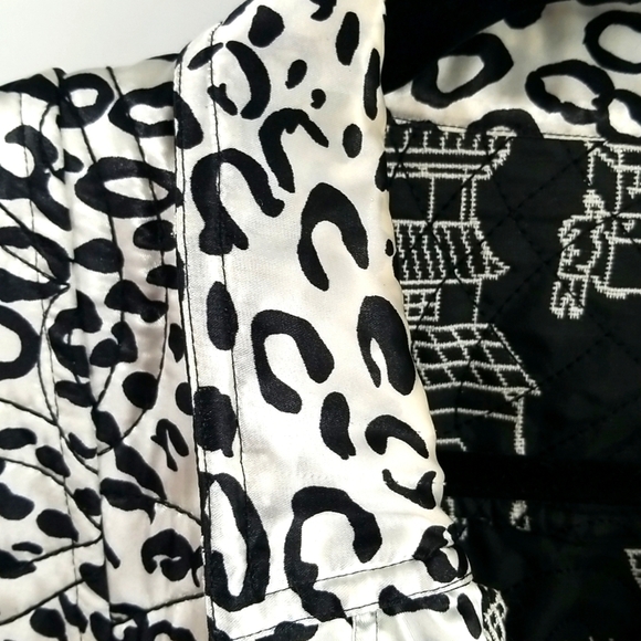 Vintage Quilted Art to Wear Unique Scenic Reversible 2-Sided Black&Silver Jacket - Picture 5 of 10